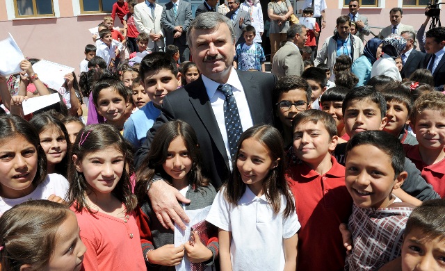 31 İlçede Eğitim Yardımı Başvuruları Başladı