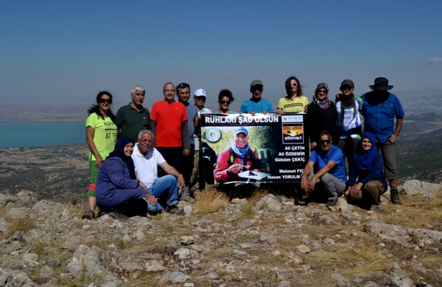 Doğaseverler Karayaka Dağı'na tırmandı