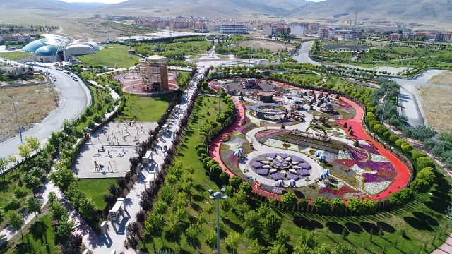 Kelebekler Vadisine 250 bin ziyaretçi