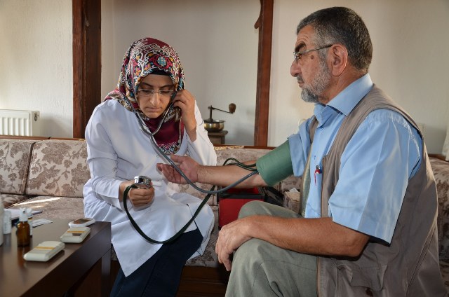 Karatay’da Emeklilerin Sağlık Durumları Düzenli Olarak Kontrol Ediliyor