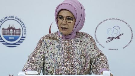 Cumhurbaşkanı Erdoğan'ın eşi Emine Erdoğan: Normal doğumu teşvik eden bir dönüşüm başlatmalıyız