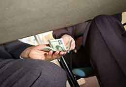 Bakın Rüşveti Ne Sanmış