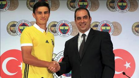 Fenerbahçe'de Eljif Elmas imzayı attı