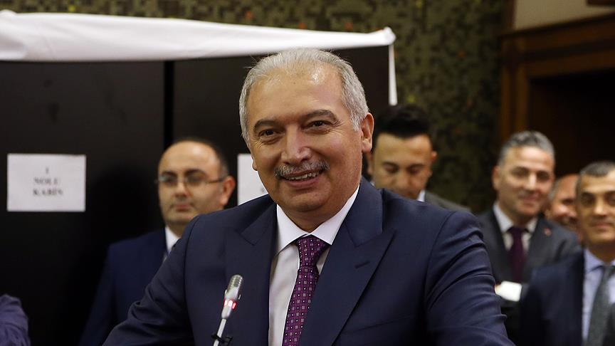 İstanbul Büyükşehir Belediye Başkanlığı'na Mevlüt Uysal seçildi