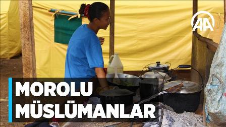 Morolu Müslümanların kampta yaşam mücadelesi