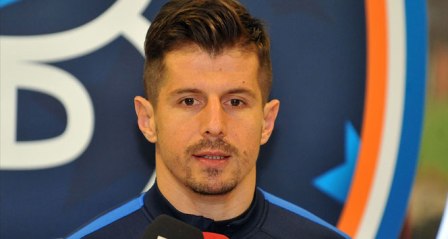 Emre Belözoğlu haftanın oyuncusuna aday