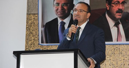 Bozdağ: 'Merkel'e gömlek bağlayarak iktidar olunmaz