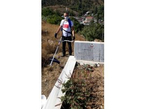 Suşehri'nde şehit mezarlarında çevre düzenlemesi