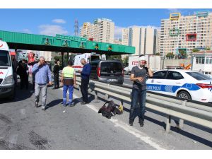 GÜNCELLEME - İstanbul'da özel halk otobüsü devrildi