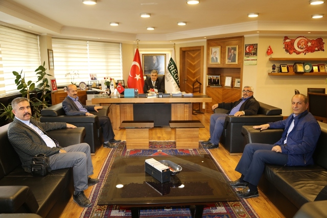 Hizmet karşılığında takdir görmek en güzel hediyedir