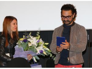 "İyi bir hikaye insanları birbirine bağlar"