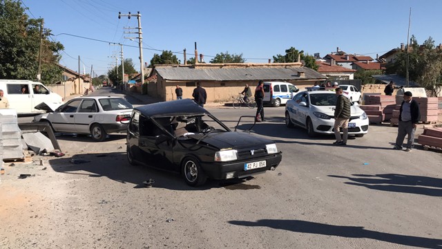 Polisten 30 kilometre kaçan ehliyetsiz sürücü kaza yapınca yakalandı