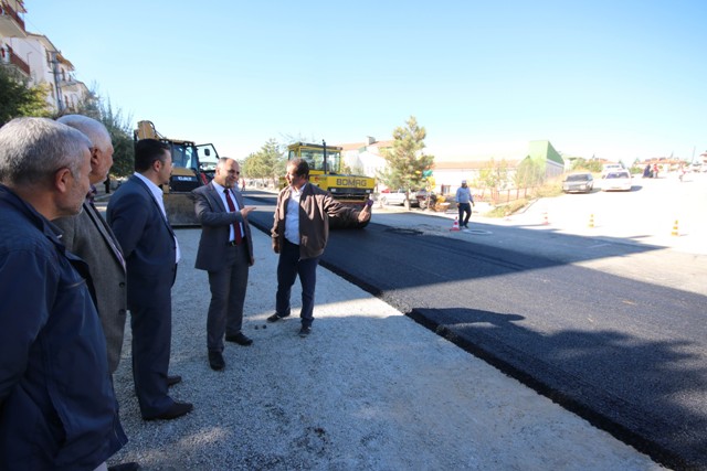 Özaltun, asfalt çalışmalarını inceledi