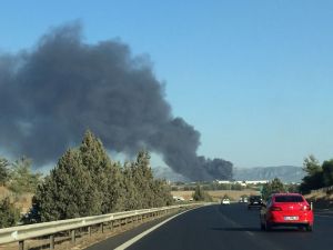 Adana'da boya fabrikasında yangın