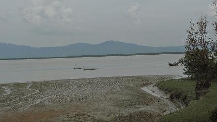 Arakanlı Müslümanları taşıyan tekne alabora oldu