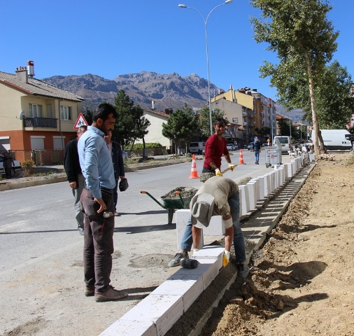 Seydişehir belediyesinden kaldırım ve tretuvar çalışması