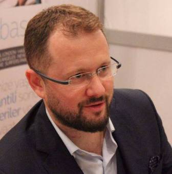 ABD ile askıya alınan vizeler Türk öğrencileri de etkileyecek