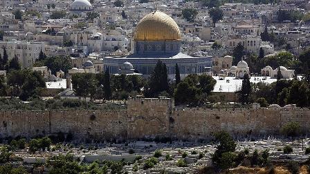 Yüzlerce fanatik Yahudi Mescid-i Aksa'ya baskın düzenledi