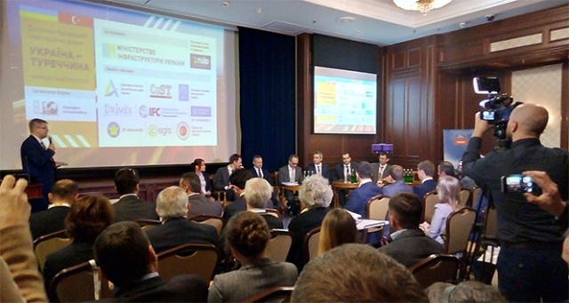 Kiev'de yol inşaatı yatırım forumuna yoğun ilgi