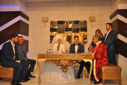 Özkan ve Er ailelerinin mutlu günü