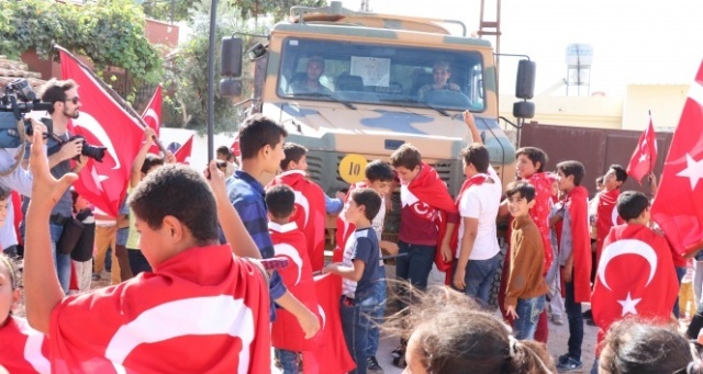 Çocuklardan askere sevgi gösterisi