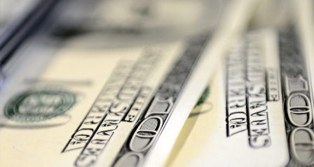 Ekonomiye vergi artışları ve dolar kuru damga vurdu