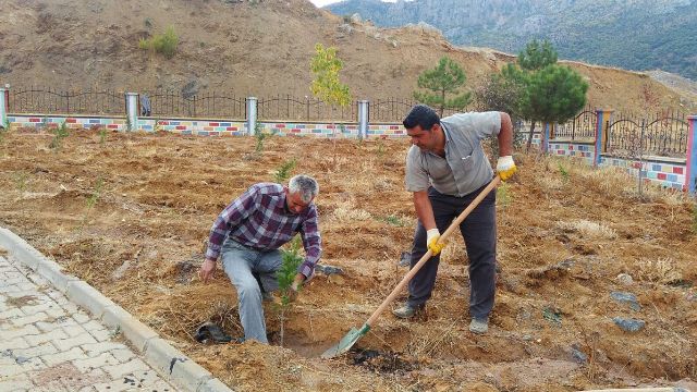 SEYDİŞEHİR BELEDİYESİ İLE OKUL BAHÇELERİ GÜZELLEŞİYOR.