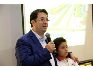 Belediye öğrencilere aşure ikram etti