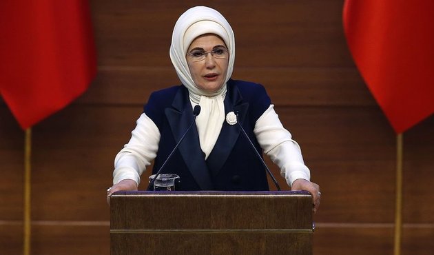 Cumhurbaşkanı Erdoğan'ın eşi Emine Erdoğan Twitter'da!