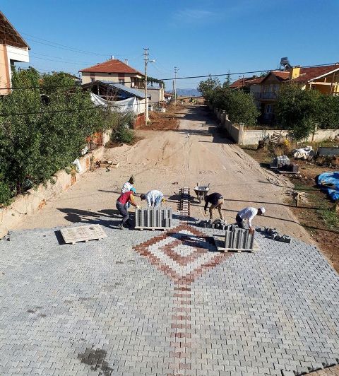 Beyşehir’in dış mahallelerinde yol seferberliği