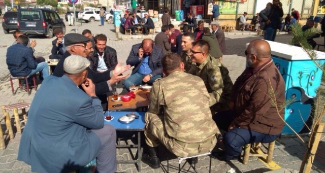 İlçe halkının gönlünde taht kuran komutan