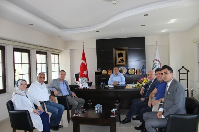 Selçuk Ecza'dan Karakap'a ziyaret