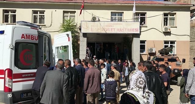 Görevden dönen güvenlik korucuları kaza yaptı:3 yaralı