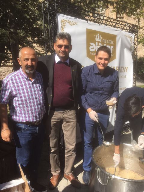 Atiker de Luxe’den öğrencilere Aşure ikramı