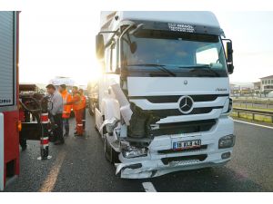 Bolu'da tır otomobile çarptı: 1 ölü, 3 yaralı