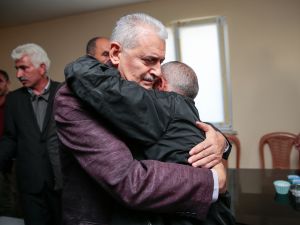 Başbakan Yıldırım'dan Palandöken'in babasına taziye ziyareti