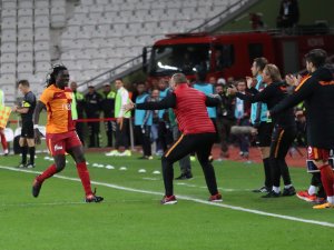 Atiker Konyaspor Gomis’i durduramadı!
