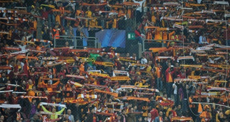 Galatasaray taraftarına çirkin saldırı