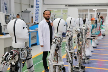 Milli insansı robot fabrikası seri üretime başladı