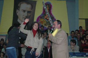 Tek Türkiye dizisinin oyuncuları Karapınar'da