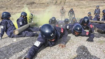 Özel harekatçılardan savaş muhabirlerine eğitim
