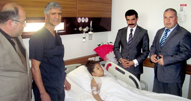 7 yaşındaki Medine ilk kez yürüyecek