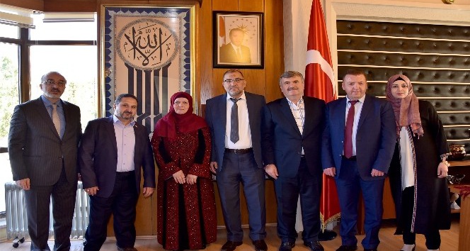 "Filistinli insanlarımızın davasının yanındayız"
