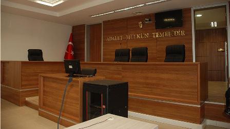 Ataşehir'de kaldırımda yürüyen kadına saldıran şüpheliye hapis istemi