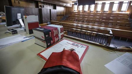 Mahkeme başkanından sanığa 'laubalilik yapma' tepkisi