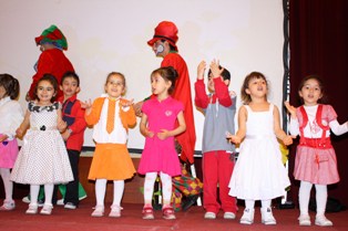 Renabilitasyon öğrencileri için kutlama