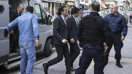 'Dost düşman tanıma kodu' cihazını montaj yerinden sökmüşler