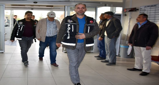 Öğretmenlere FETÖ operasyonu