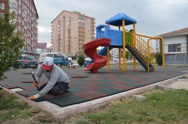 Ereğli’de park yenileme çalışmaları