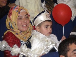 Görevlendirme yapılan belediyeden toplu sünnet töreni